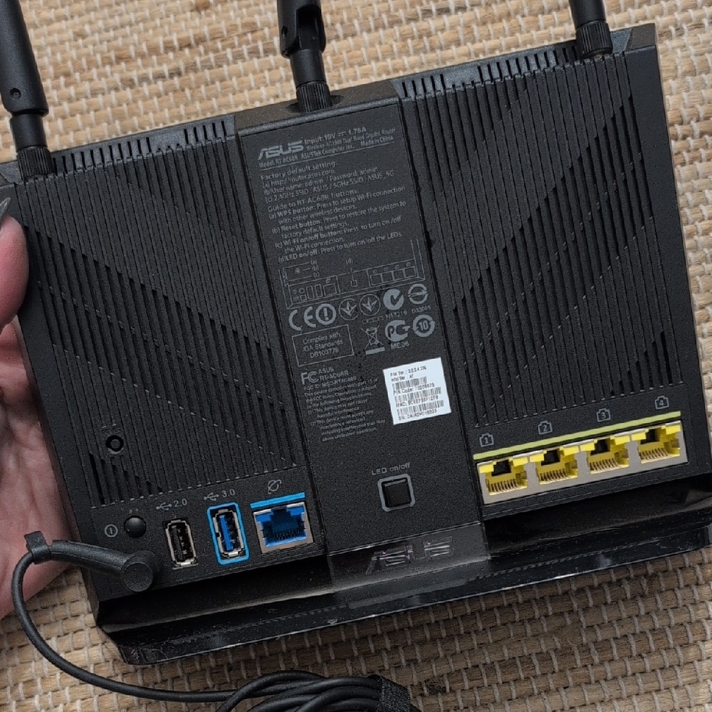ASUS Black Wireless Router - Picture 4 of 7
